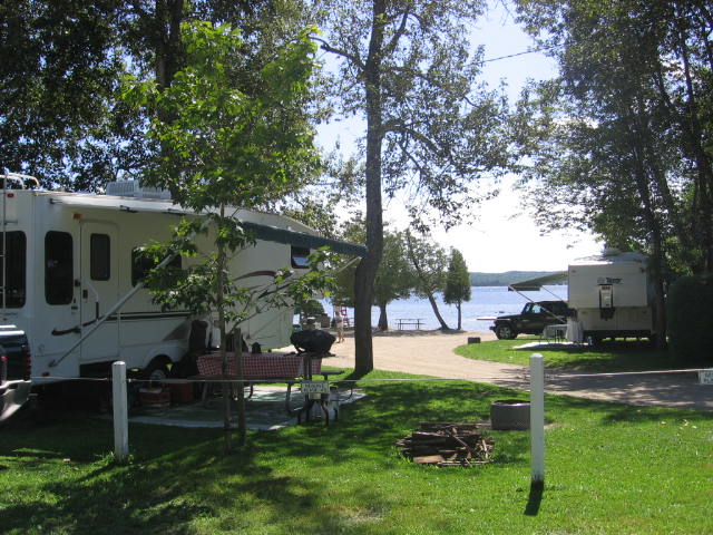 Camping Plage McKenzie | 842 QC-222, Racine, QC J0E 1Y0, Canada | Phone: (819) 846-2011