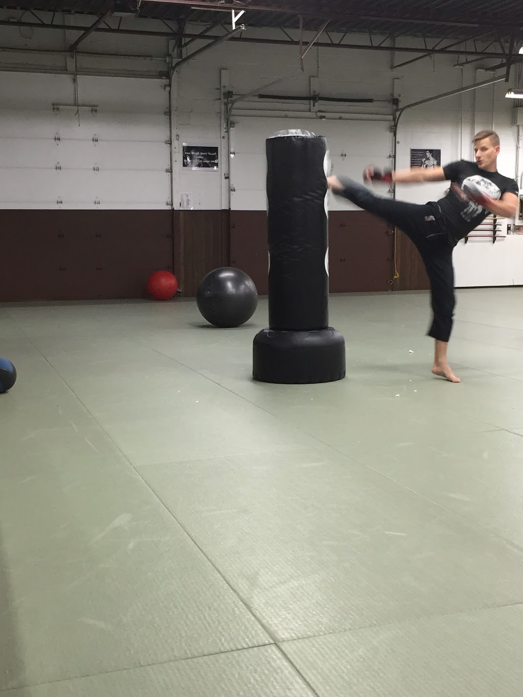 Bushido Jiu Jitsu and MMA | 5100 Maingate Dr #1, Mississauga, ON L4W 1X6, Canada | Phone: (416) 729-0202