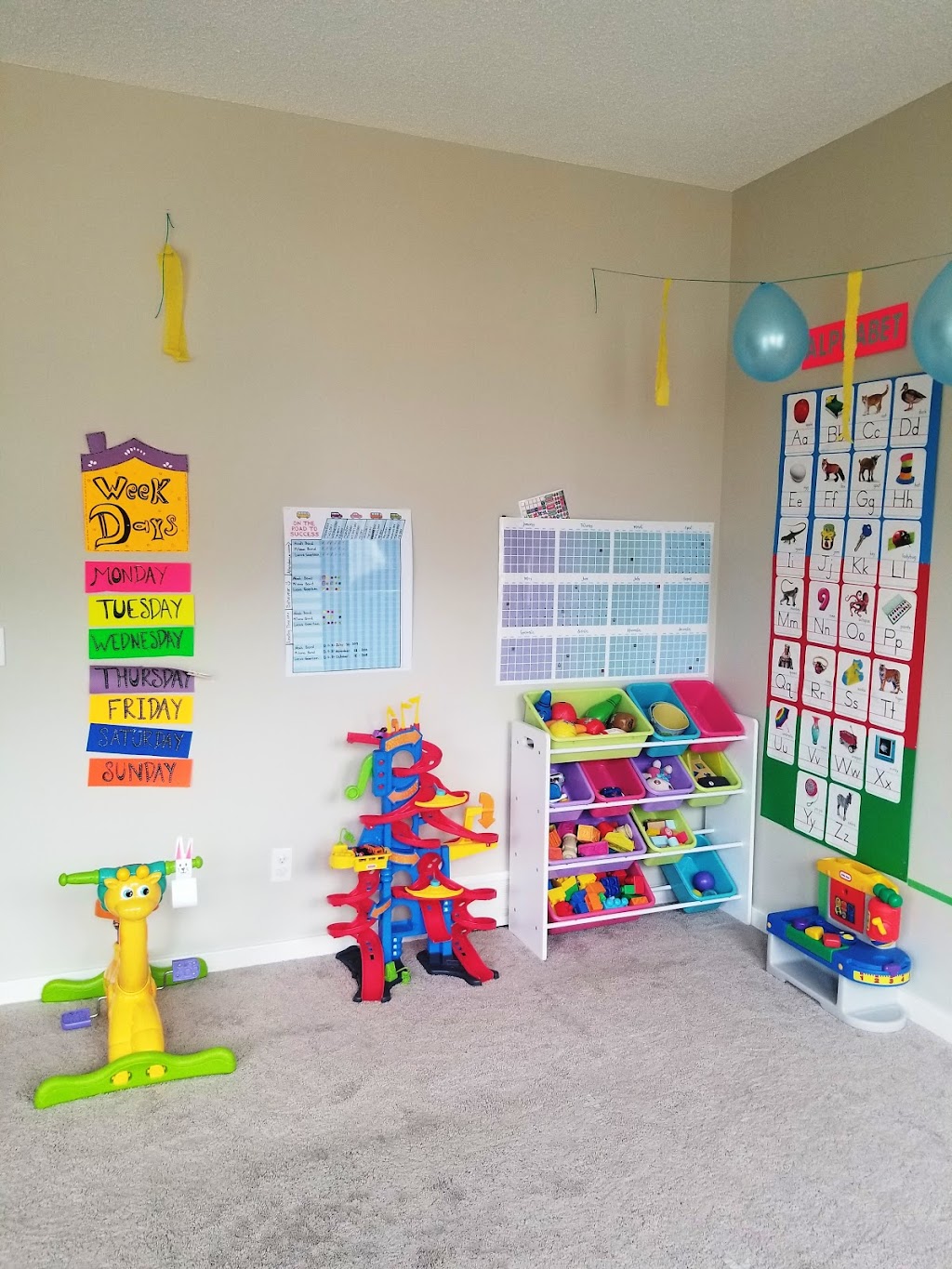 Burbujitas Dayhome | 209 Evansbrooke Way NW, Calgary, AB T3P 0M7, Canada | Phone: (204) 901-4481