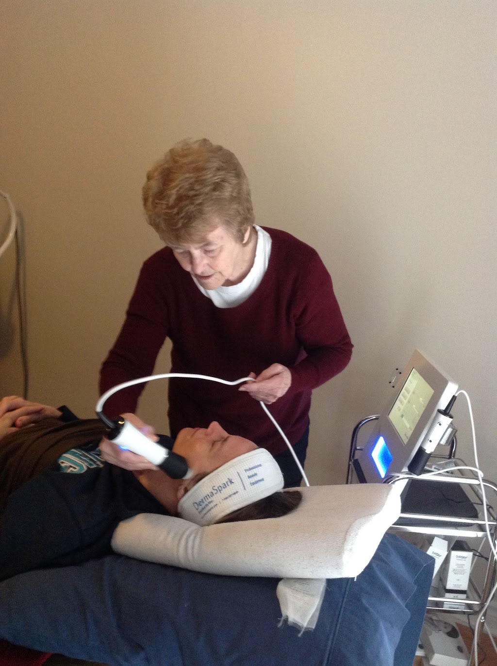 Karescontouring | 28 Rosedale Ave, St. Catharines, ON L2P 1Y5, Canada | Phone: (905) 397-8093