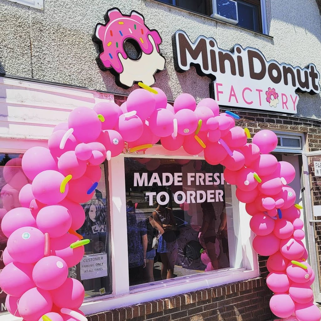Mini Donut Factory | 15504 Yonge St, Aurora, ON L4G 1P2, Canada | Phone: (905) 503-0433