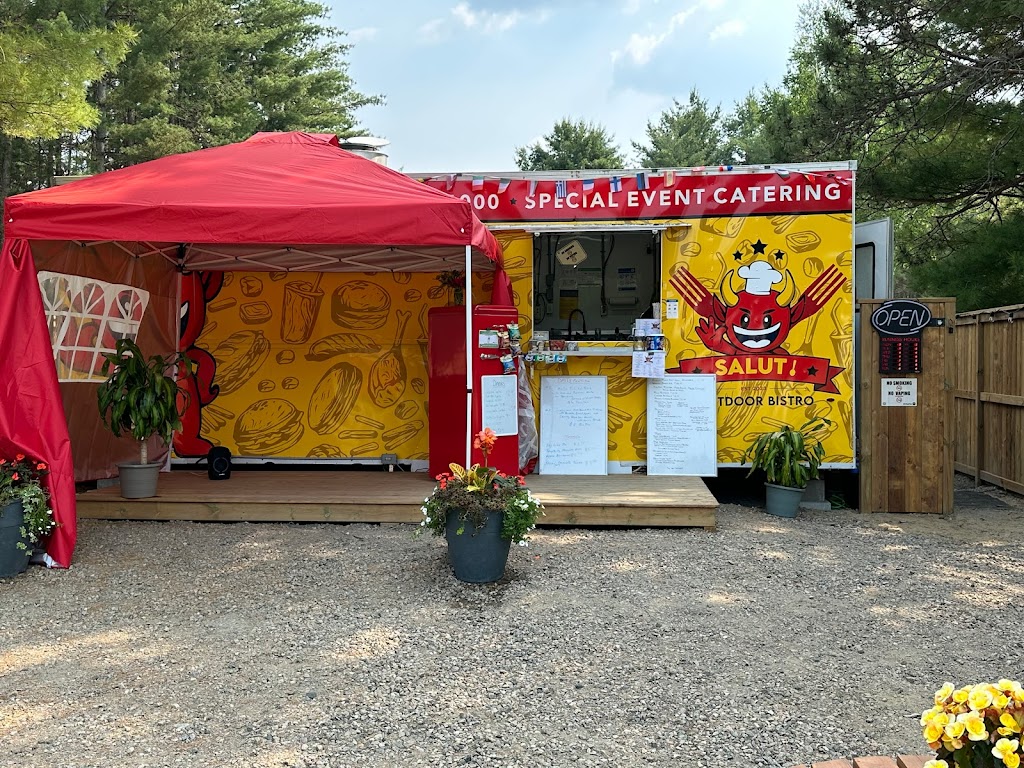 Salut Outdoor Bistro | 21 Allingham Ln, Combermere, ON K0J 1L0, Canada | Phone: (613) 318-6000