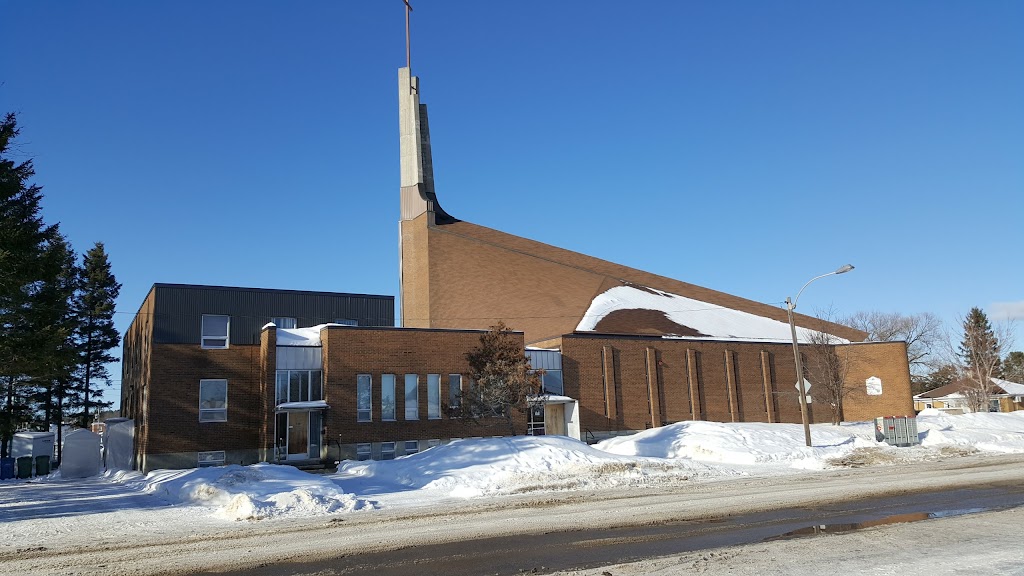 Fabrique de la Paroisse de Saint-Isidore (La) | 108 Rue des Ormes, Chicoutimi, QC G7H 3K5, Canada | Phone: (418) 549-2371