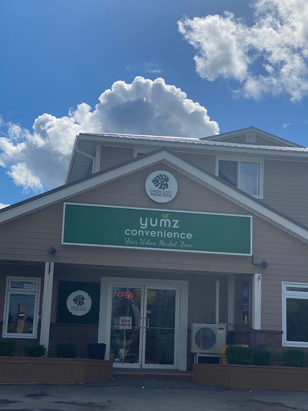 YUMZ Convenience (Your Urban Market Zone) | 751 Herring Cove Rd, Halifax, NS B3R 1Y9, Canada | Phone: (902) 479-3716