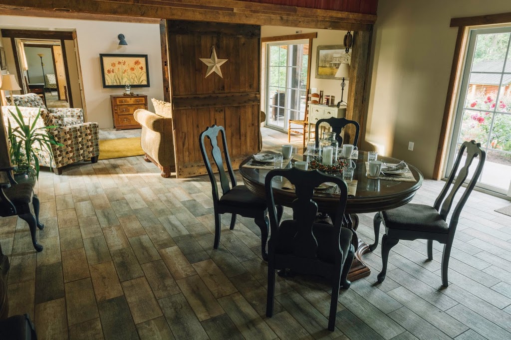 Cookes Creekview Bed and Breakfast | 2244 Lockport Olcott Rd, Newfane, NY 14108, USA | Phone: (716) 534-0920