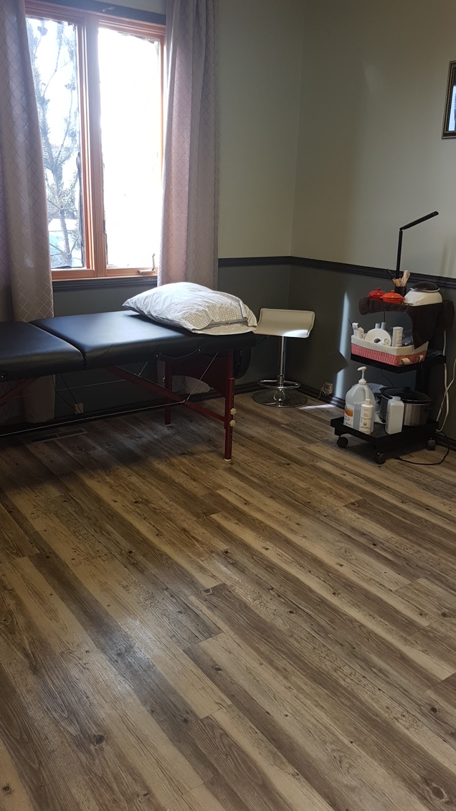 Jodees Esthetics & Boutique | 513 Railway Ave, Colonsay, SK S0K 0Z0, Canada | Phone: (306) 341-0664