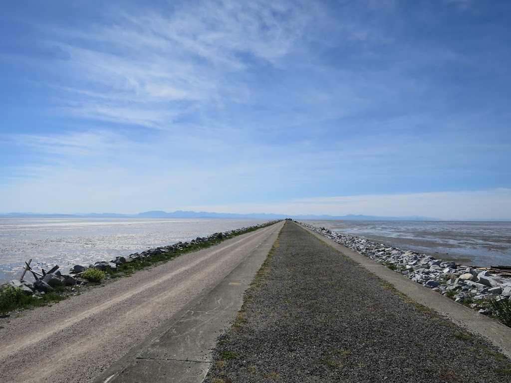 Iona Jetty - Ferguson Rd, Richmond, BC V7B 0A8, Canada