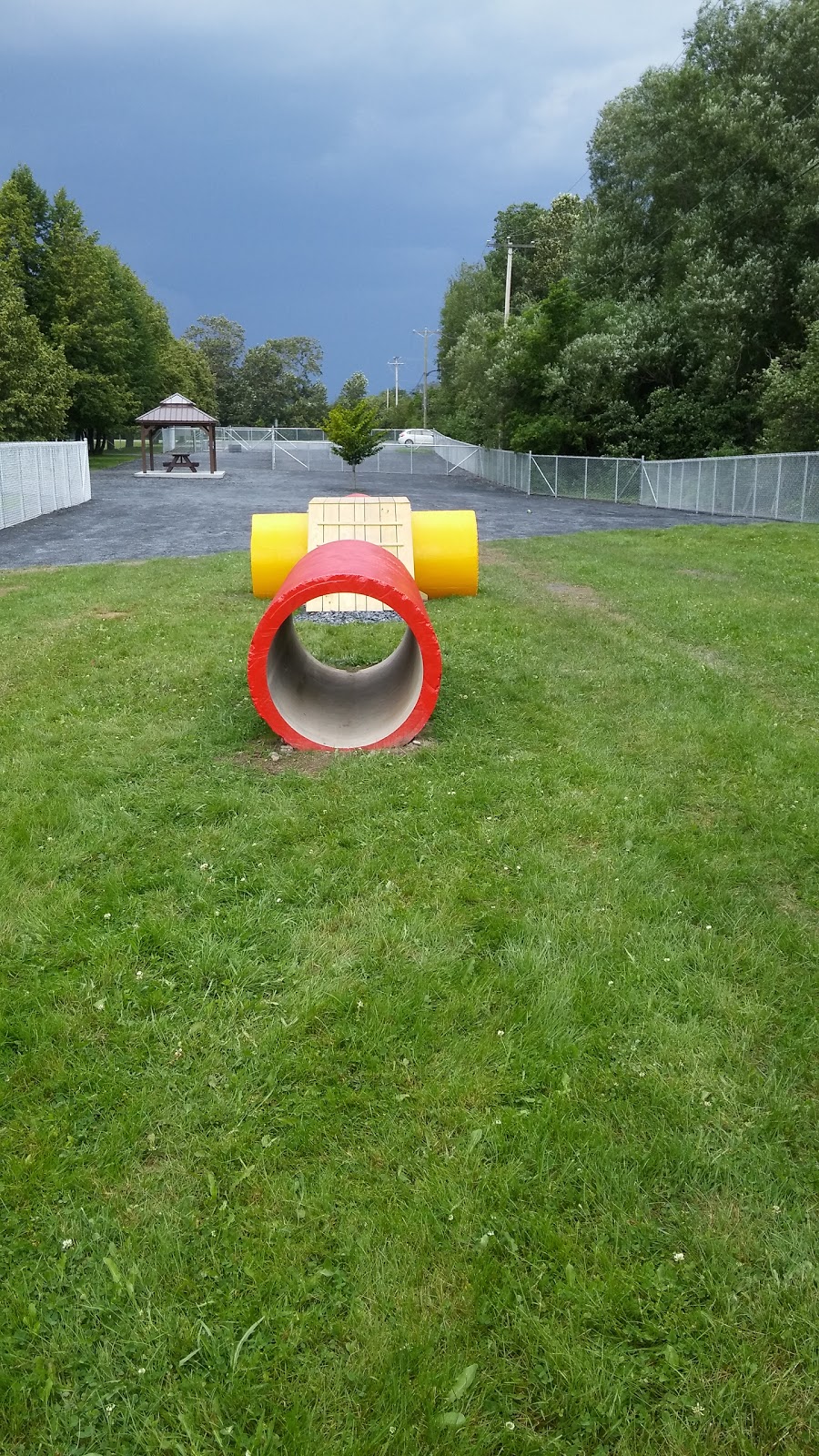 Parc à Chiens | Saint-Georges, QC G5Y 7Y5, Canada | Phone: (418) 228-5555