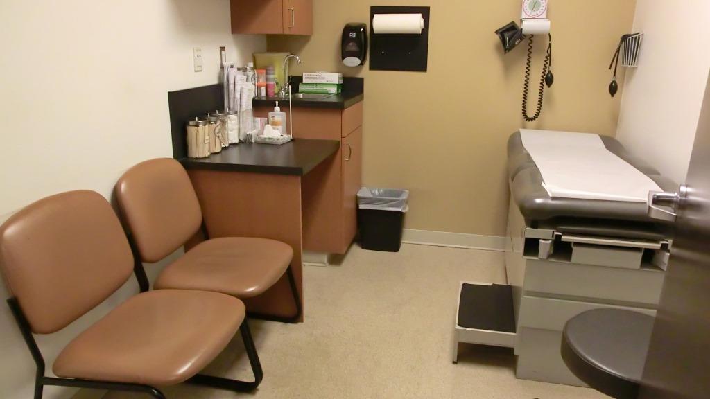 Valley Centre Medical Clinic | 19851 Willowbrook Dr, Langley City, BC V2Y 1A7, Canada | Phone: (604) 534-9284