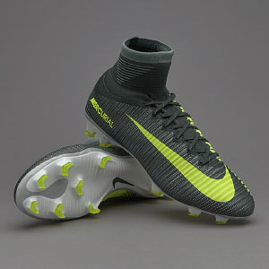 Soccer Maxx Milton | 13 Charles St #103, Milton, ON L9T 2G5, Canada | Phone: (905) 878-0506