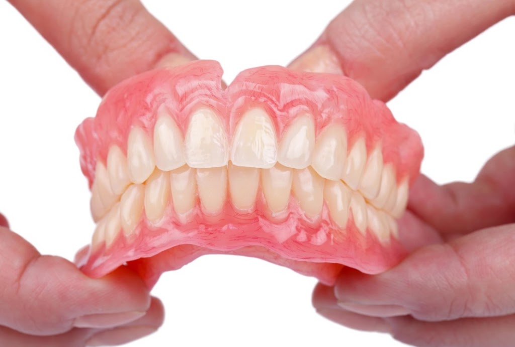 Smile Denture & Implant Clinic | 1825 Woodward Dr, Ottawa, ON K2C 0P9, Canada | Phone: (613) 702-2656