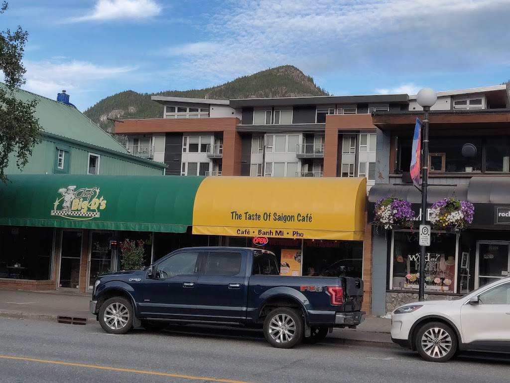 Taste of Saigon | 38038 Cleveland Ave, Squamish, BC V8B 0A1, Canada | Phone: (604) 390-0088