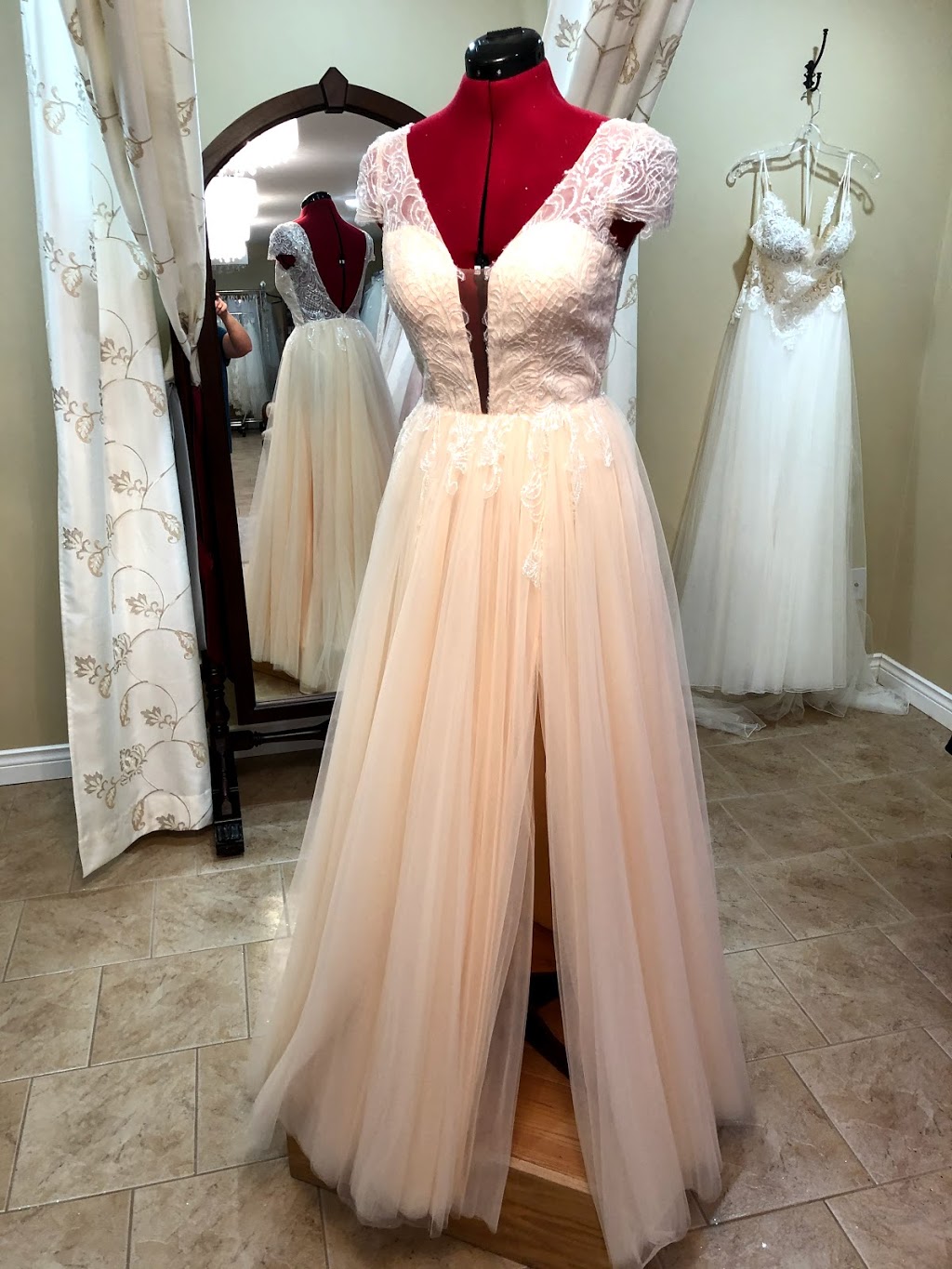 Dawn-Anns Bridal & Alterations | 135 Janice Ave, Moncton, NB E1A 0C5, Canada | Phone: (506) 852-4480