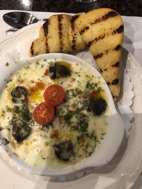 Restaurant La Couvee | 105 Chem. des Poirier, Montmagny, QC G5V 3T4, Canada | Phone: (418) 248-9520