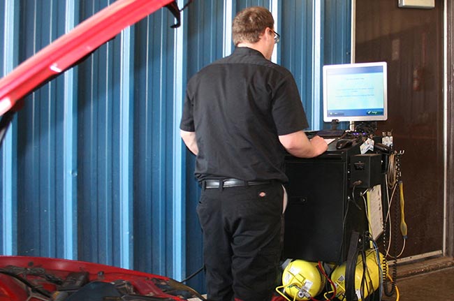 Rons Auto Service | 255 Edward St, St Thomas, ON N5P 4A9, Canada | Phone: (519) 633-6130