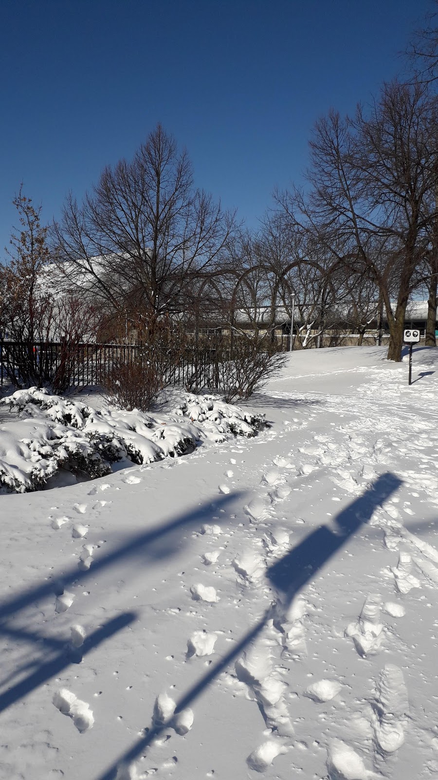 Wallace Emerson Park | 1260 Dufferin St, Toronto, ON M6H 4C3, Canada | Phone: (416) 338-4386