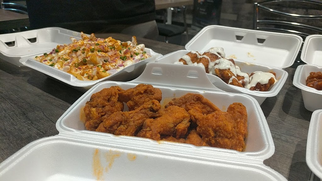 WOW! Wing House | 34 Avondale Blvd, Brampton, ON L6T 1H3, Canada | Phone: (905) 216-1994