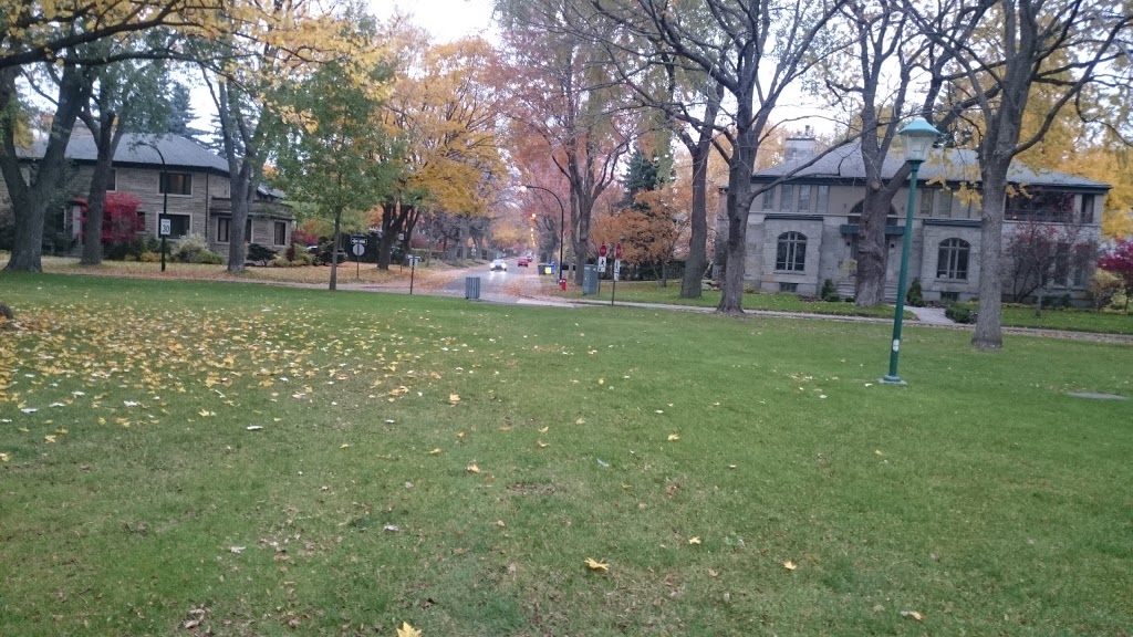 Parc Emerald | Croissant Stanstead, Mont-Royal, QC H3R 1Y1, Canada