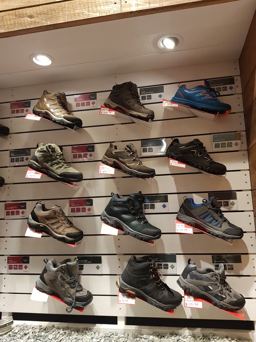 Mountain Warehouse | Unit 1064, 10355 152 St, Surrey, BC V3R 7C1, Canada | Phone: (604) 589-0325