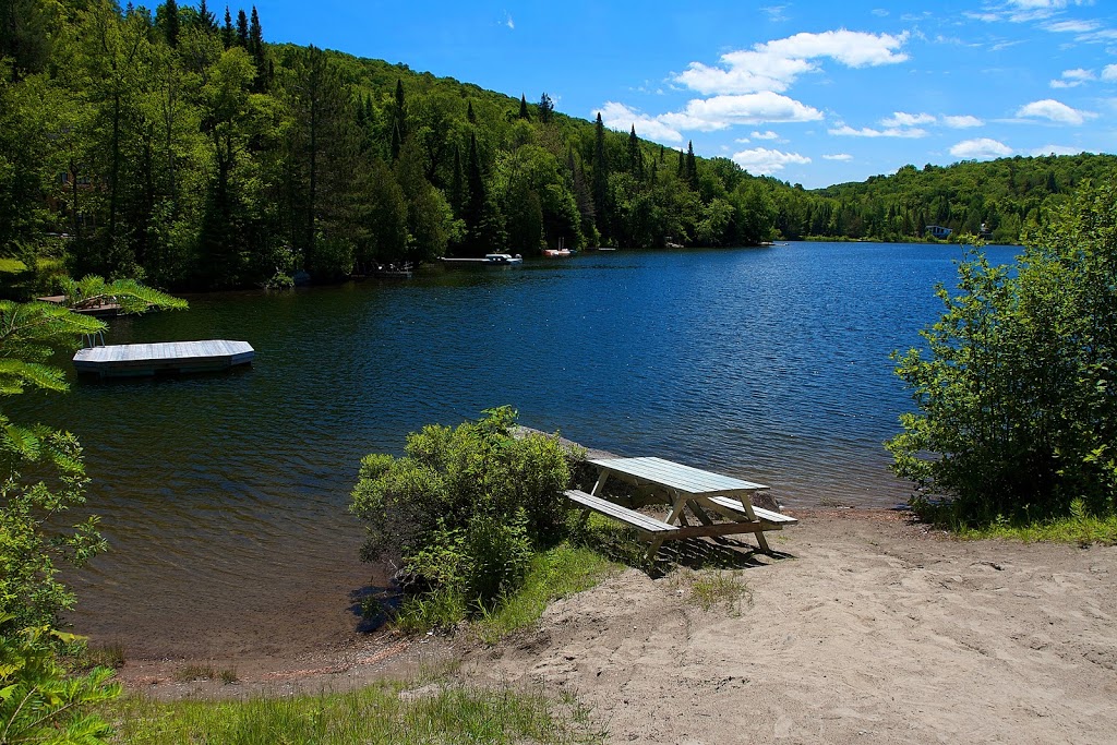 Chalet bois rond Le Rustic à louer | 3 Montée de lEntrelacs, Saint-Adolphe-dHoward, QC J0T 2B0, Canada | Phone: (514) 443-5424