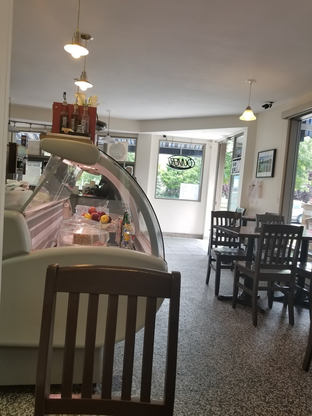 Restaurante Creme Cafe | 1 8e Av, LaSalle, QC H8P 1Y5, Canada | Phone: (514) 363-2581