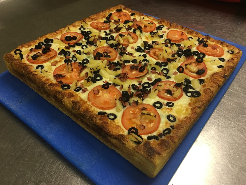 Chicago Deep Dish Pizza Devon | 4 Athabasca Ave, Devon, AB T9G 1G2, Canada | Phone: (780) 738-9088