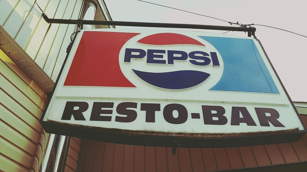 Restaurant De La Vallee | 117 Rue St Joseph, Lac-des-Écorces, QC J0W 1H0, Canada | Phone: (819) 585-3544