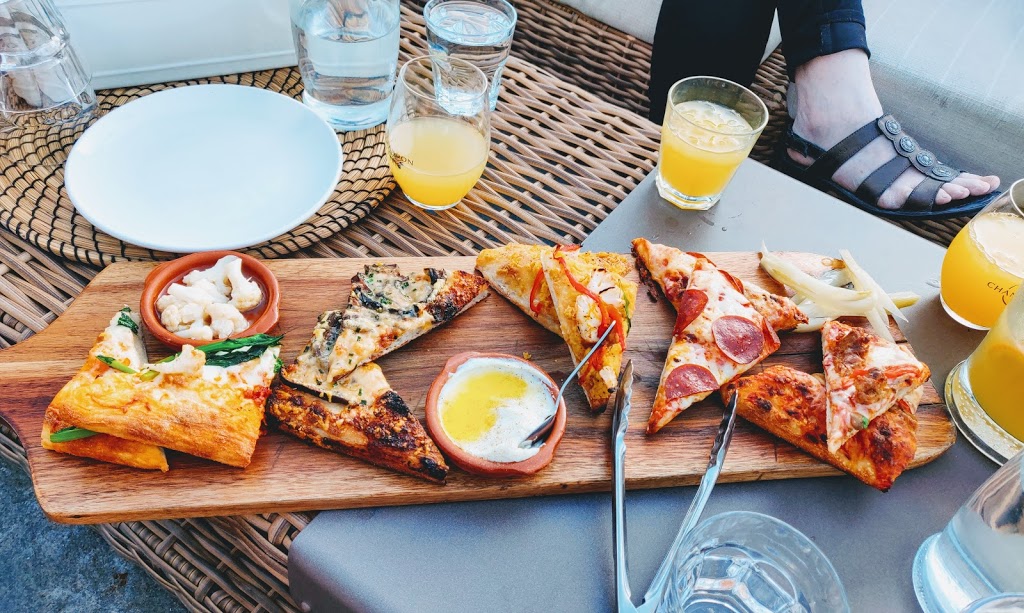 Riva | 2 Rue de la Commune O, Montréal, QC H2Y 4B2, Canada | Phone: (514) 290-6674