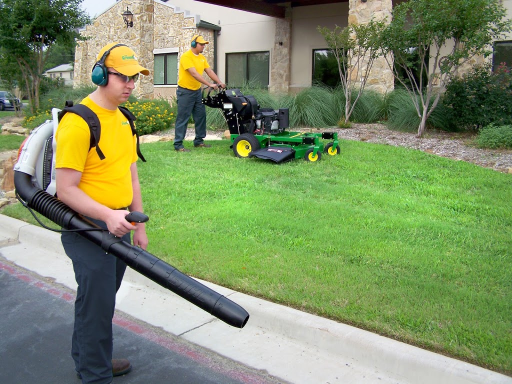 The Grounds Guys of Niagara | 4500 Queen St, Niagara Falls, ON L2E 6V2, Canada | Phone: (289) 277-0543