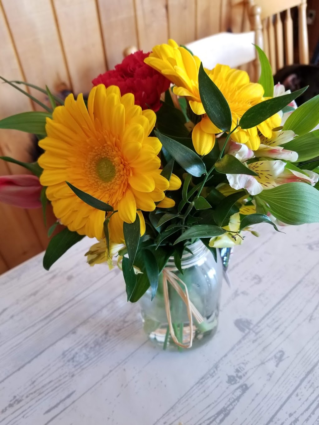 Es - Flowers and Gifts by Design | 6025 ON-542, Mindemoya, ON P0P 1S0, Canada | Phone: (705) 603-0715