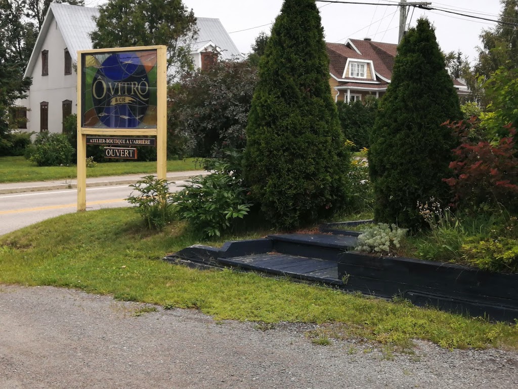 Ô Vitrô et cie | 2468 Route du Fleuve, Les Éboulements, QC G0A 2M0, Canada | Phone: (418) 635-2424