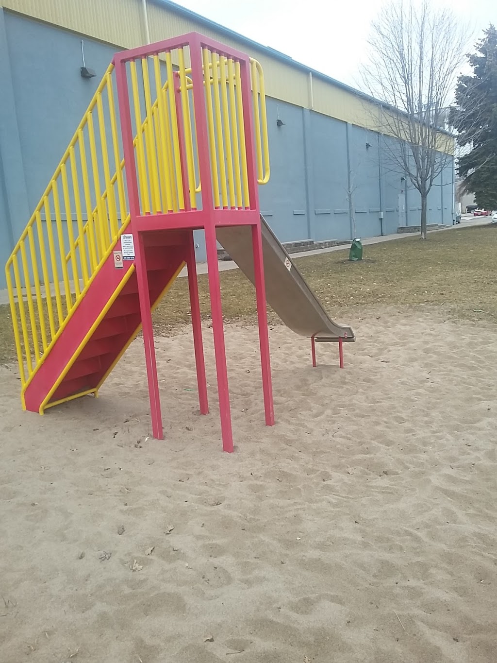 Donald Russell Memorial Park | 400 Kipling Ave, Etobicoke, ON M8V 2E6, Canada | Phone: (416) 338-4386