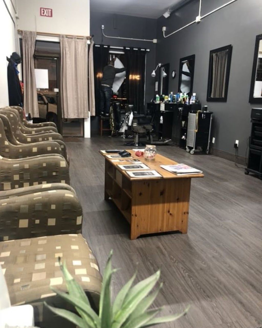 Omar Williams Barber Shop | 11 Macdonell St, Guelph, ON N1H 2Z4, Canada | Phone: (226) 979-8891