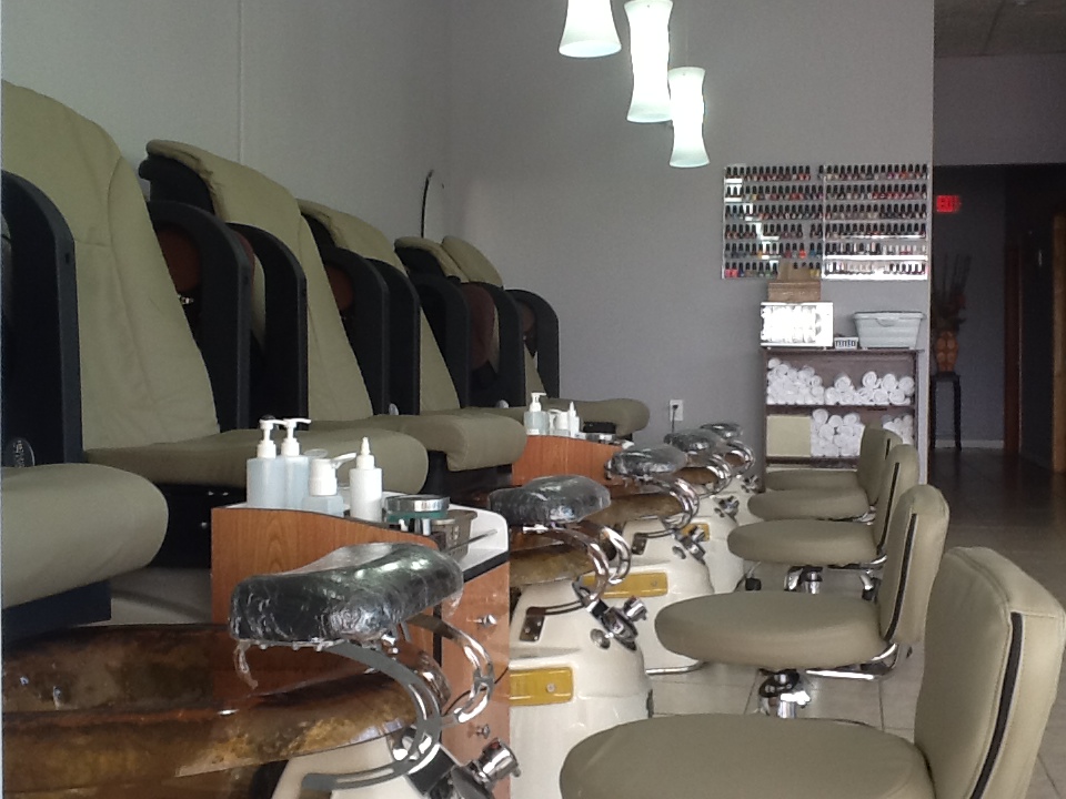 Green Spa & Nails | 29-443 The Queensway S, Keswick, ON L4P 3J4, Canada | Phone: (905) 535-6888