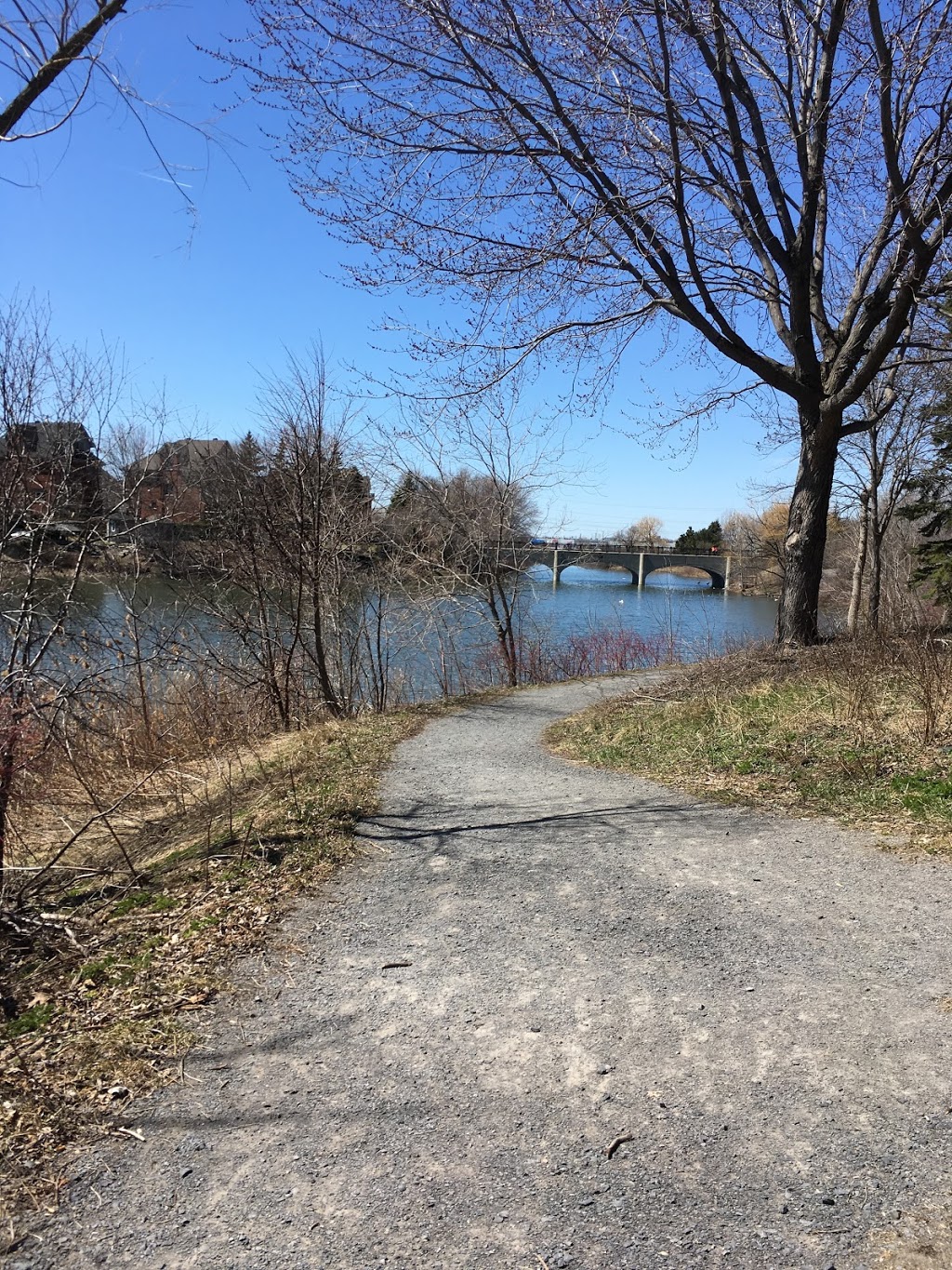 Anjou-sur-le-lac | 10021 Promenade des Riverains, Montreal, QC H1J 3B7, Canada | Phone: (514) 353-2424