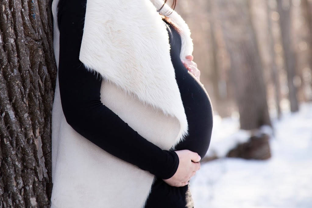 Leah Juliane Photography | Winterton Ave, Winnipeg, MB R2K 1K1, Canada | Phone: (204) 688-5182