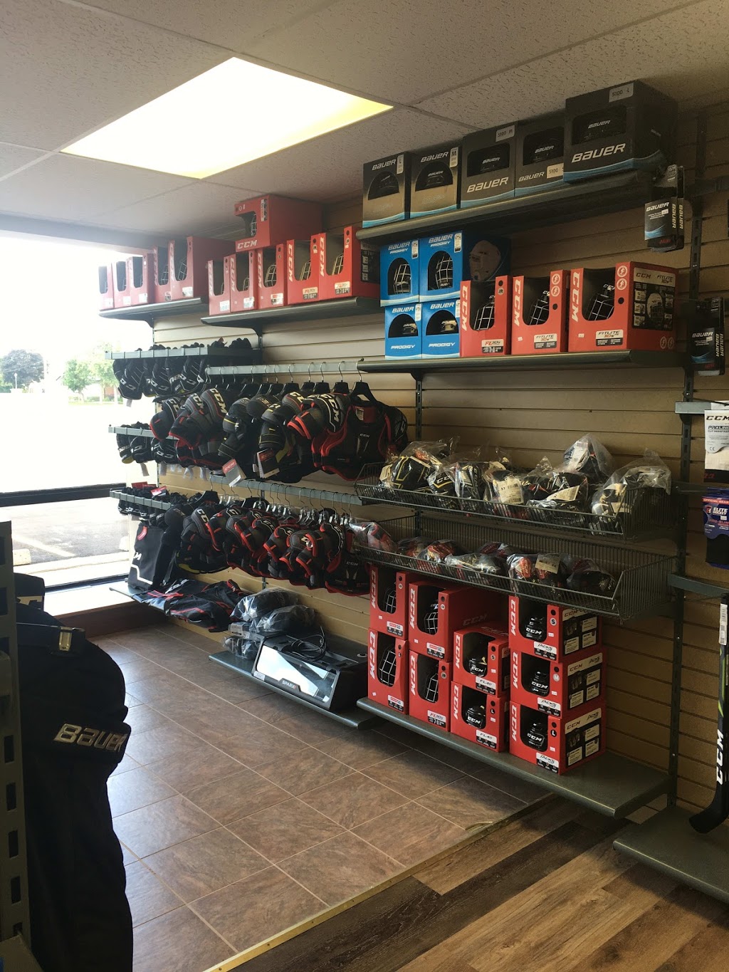 Northern Sports Lindsay | 55 Mary St W unit 112A, Lindsay, ON K9V 3N6, Canada | Phone: (705) 324-3555