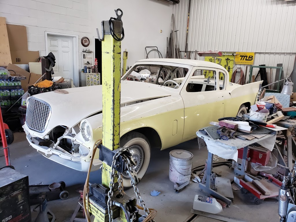 Carrosserie C M R Enr | 2741 Boulevard Industriel, Chambly, QC J3L 4W3, Canada | Phone: (450) 658-9999