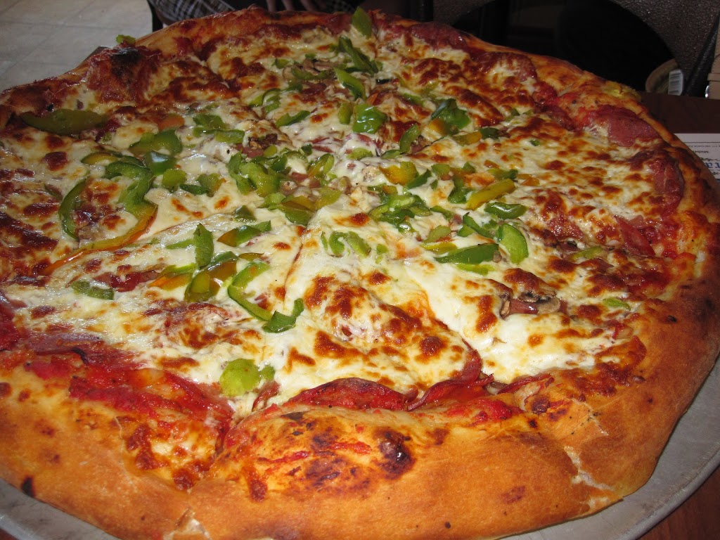 Restaurant Nikos | 950 QC-117, Val-David, QC J0T 2N0, Canada | Phone: (819) 322-3422