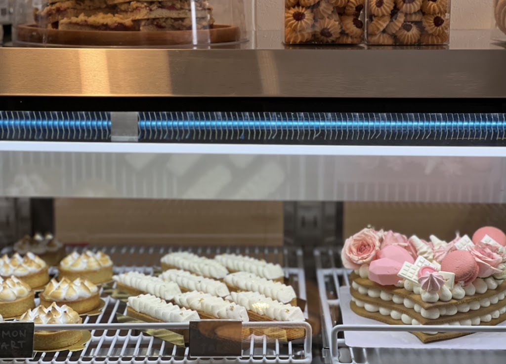 Le Doux Patisserie | 530 Waterloo St, Winnipeg, MB R3N 0T1, Canada | Phone: (204) 306-4050