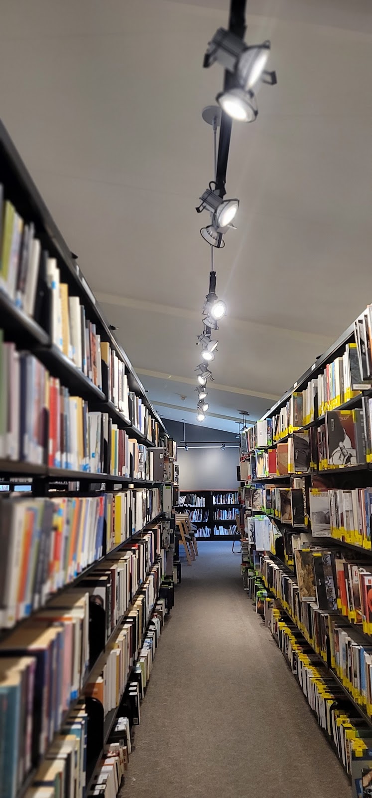 Library Sylvie-Thouin | 241 Rue Saint-Antoine-Nord, Lavaltrie, QC J5T 2G7, Canada | Phone: (450) 586-2921