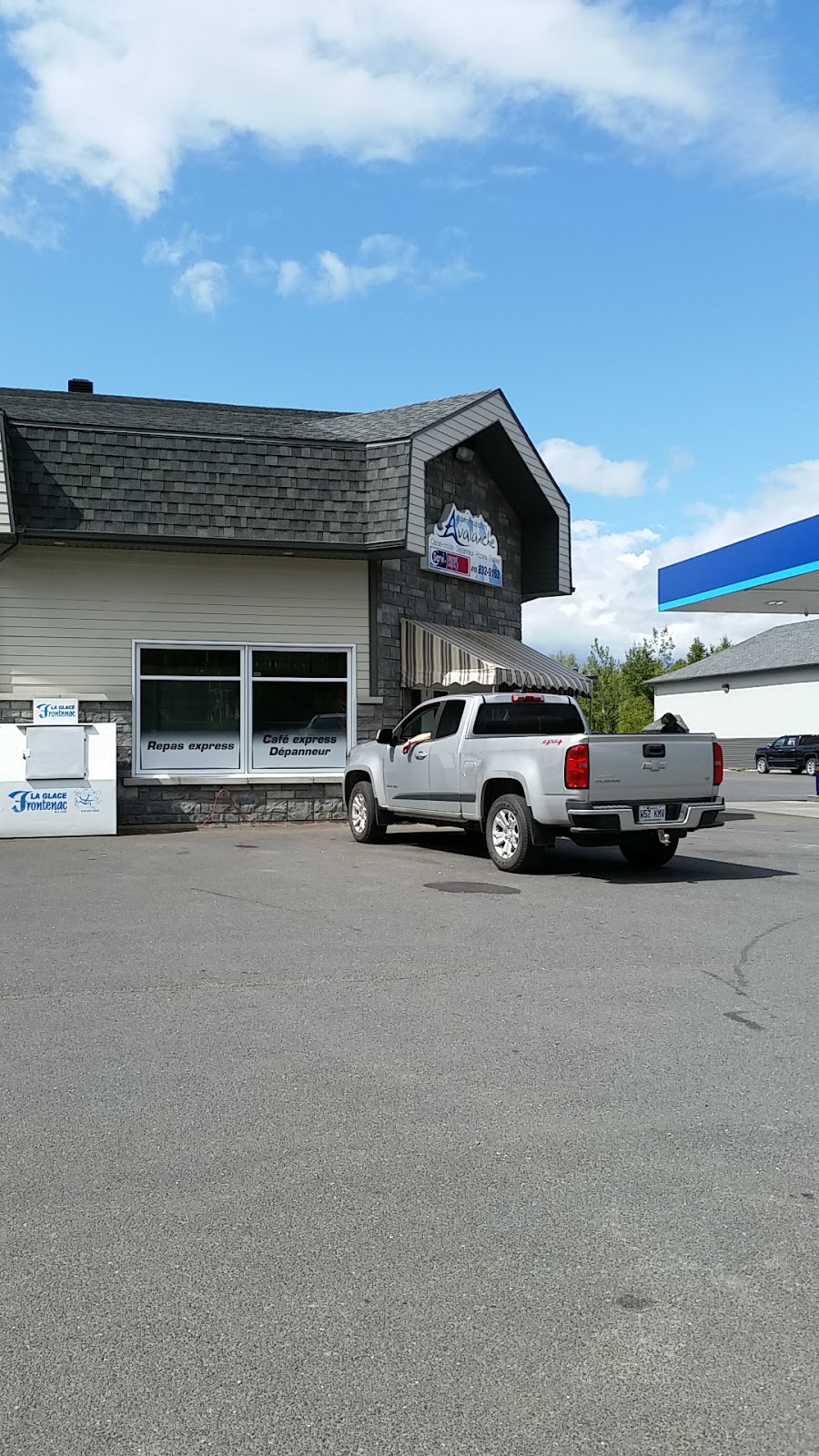 Accomodation Avalanche | 4025 Avenue Saint-Augustin, Lévis, QC G6Z 8J8, Canada | Phone: (418) 832-9162