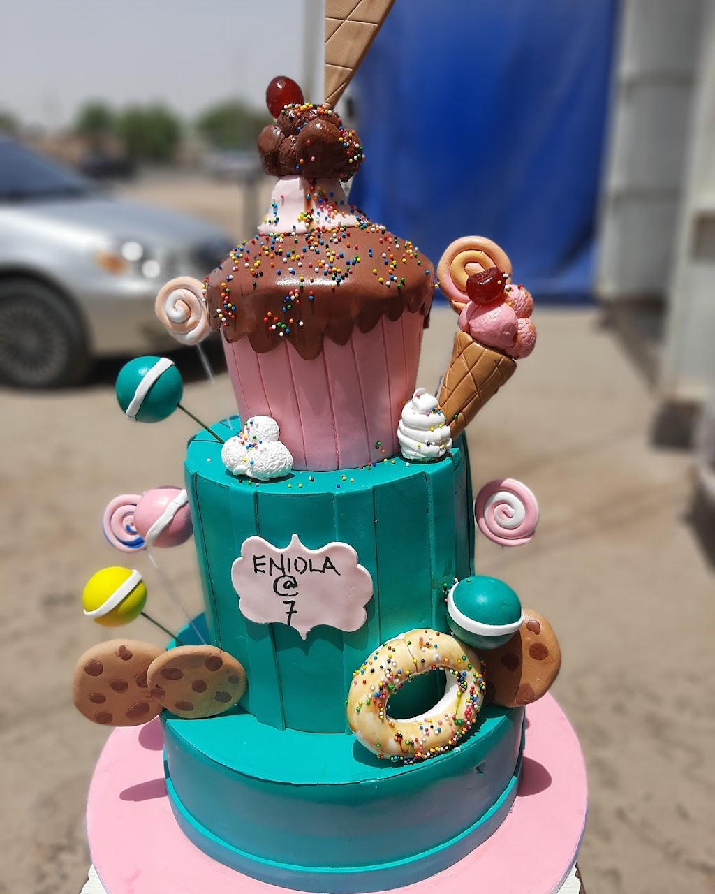 Cake station Canada | 158 Hummingbird Dr, Scarborough, ON M1X 1Y1, Canada | Phone: (647) 542-0386