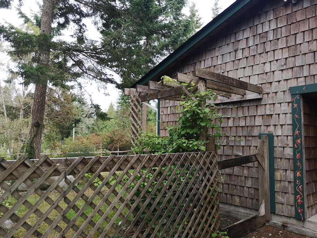 Honey Grove | 7634 Armstrong Rd, Merville, BC V0R 2M0, Canada | Phone: (250) 337-1882