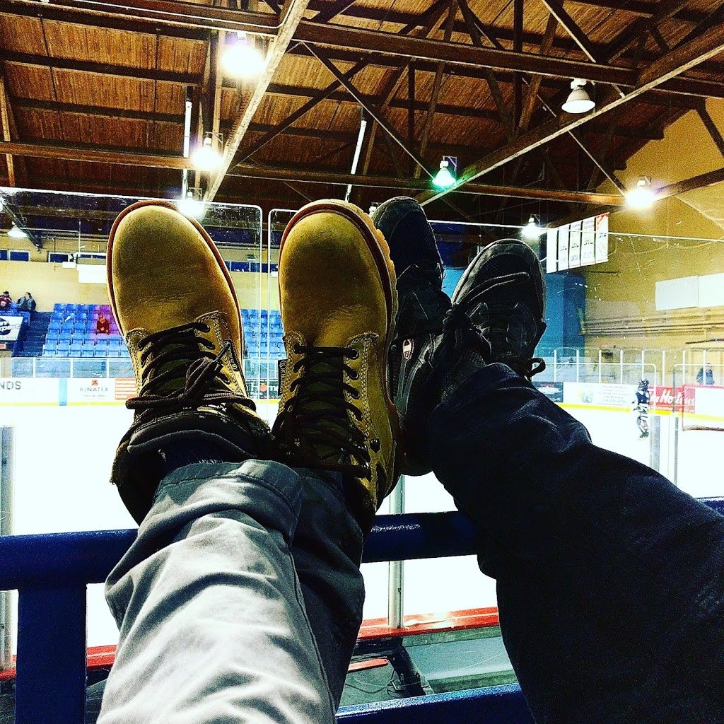 Mount Royal Arena | 1050 Chemin de Dunkirk, Mont-Royal, QC H3R 3J8, Canada | Phone: (514) 734-2925