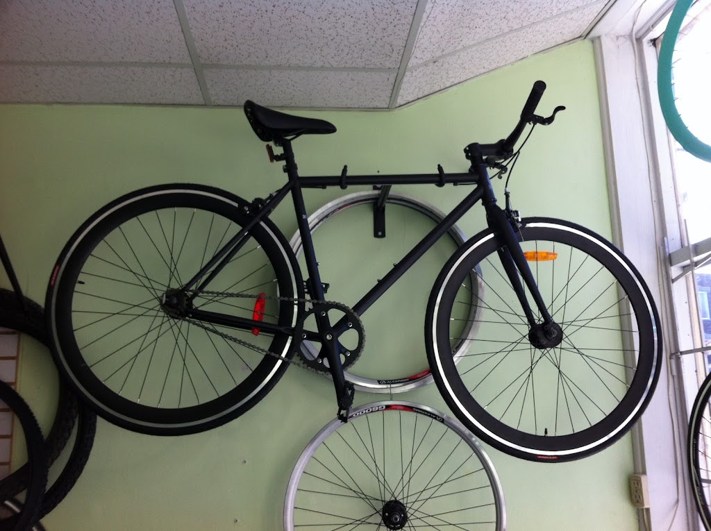 Vélo Bienfait | 1370 Rue Beaubien E, Montréal, QC H2G 1K9, Canada | Phone: (514) 276-9999