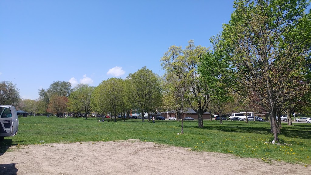Kew Gardens Tennis Club | 77 Kew Beach Ave, Toronto, ON M4L 1B8, Canada | Phone: (416) 699-1635