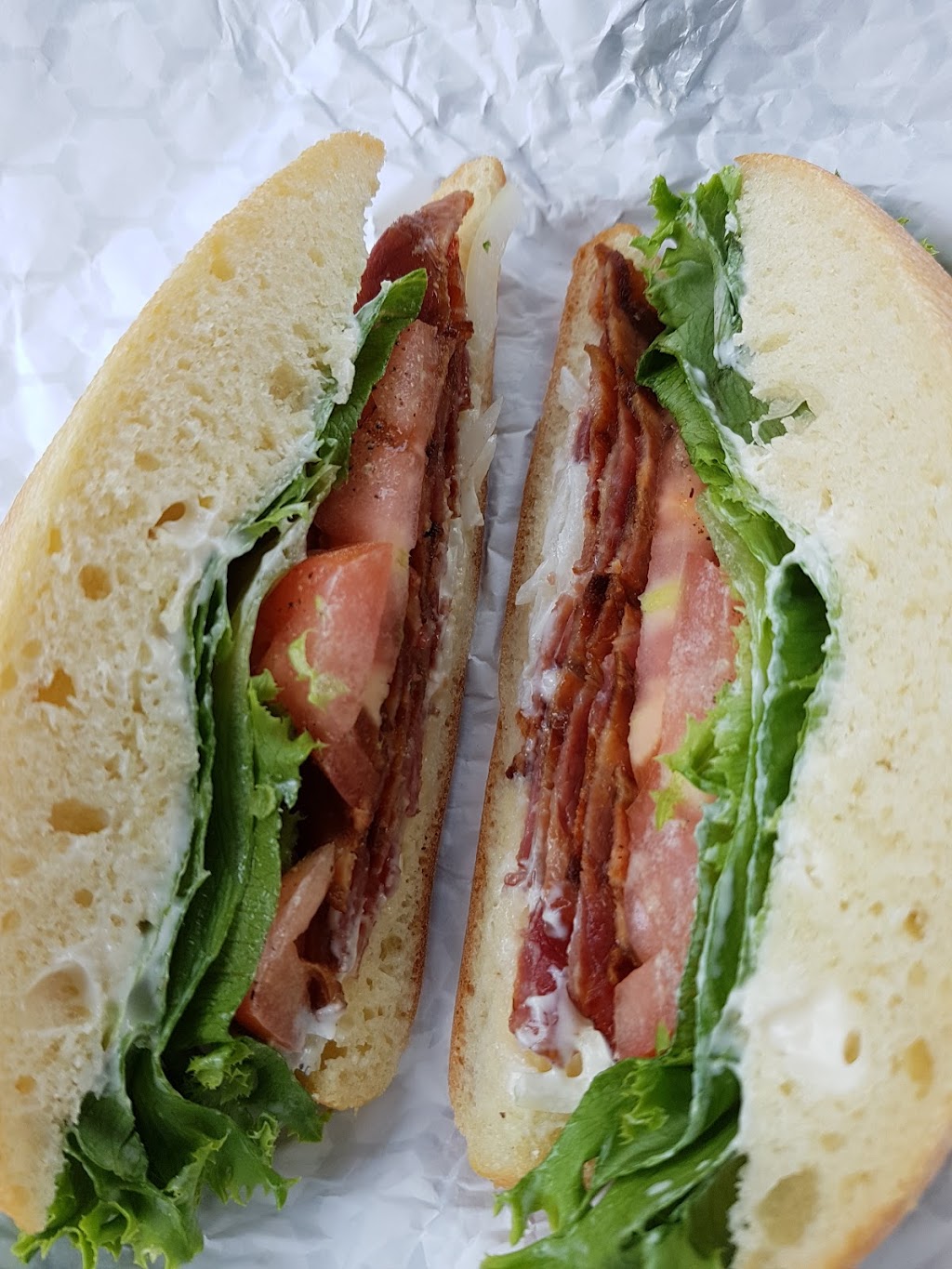 The Bridgenorth Deli | 871 Ward St, Bridgenorth, ON K0L 1H0, Canada | Phone: (705) 292-5444