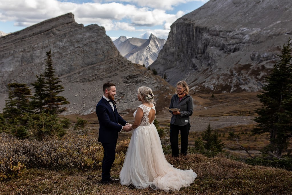 Marthas Heli Hikes | 132 Rundle Crescent, Canmore, AB T1W 2L6, Canada | Phone: (403) 609-0824