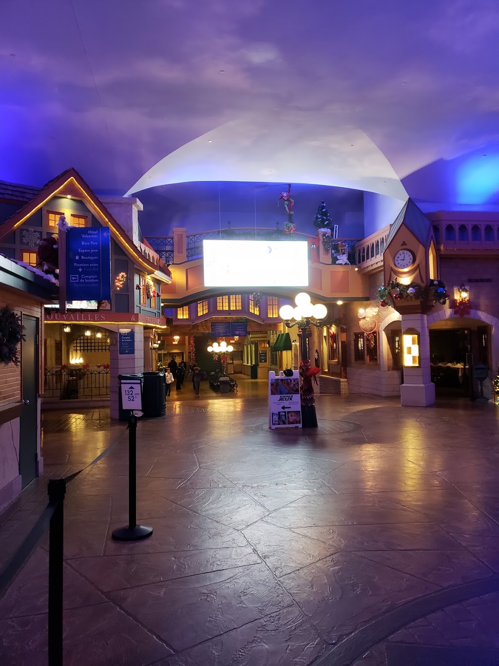 Valcartier Bora Parc | 1860 Boulevard Valcartier, Saint-Gabriel-de-Valcartier, QC G0A 4S0, Canada | Phone: (418) 844-2200